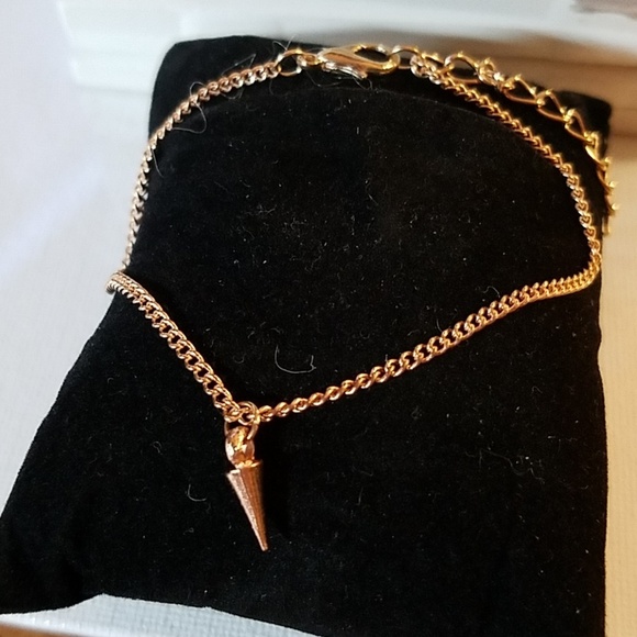 GOLD TONE SPIKE 8" BRACELET - Picture 1 of 1